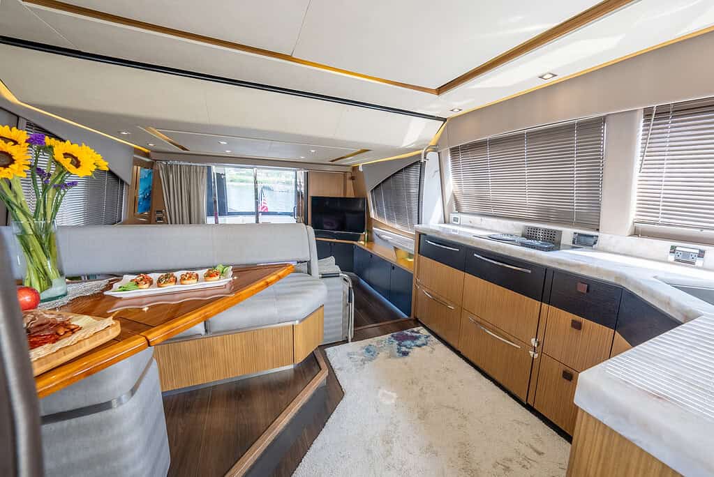 sea amber, sea ray 590, interior photography, web file 39